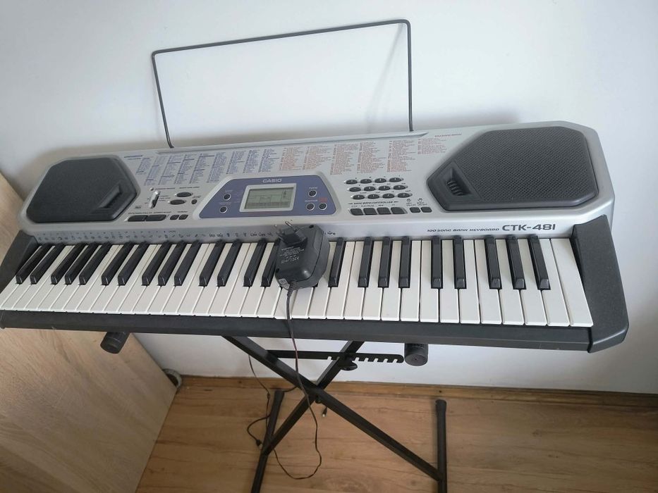 Elektroniczny keyboard CASIO  stan bdb