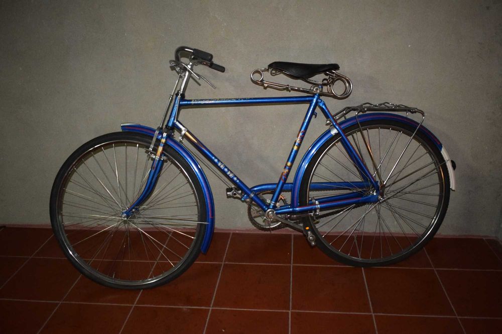 Bicicleta pasteleira restaurada roda 28