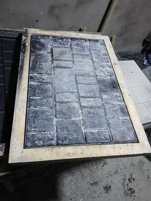 Форми для тротуарної плитки  60 ×40 ×4 стан гарний зроблений каркас.