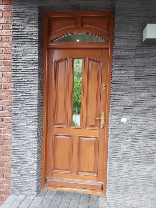DRZWI WEJŚCIOWE zewnętrzne drewniane
