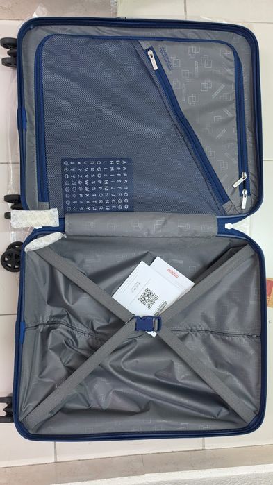 Mala nova e necessaire em ótimo estado