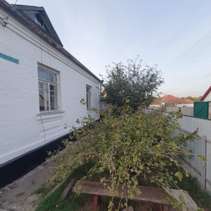 Продаж будинку . М.Тараща