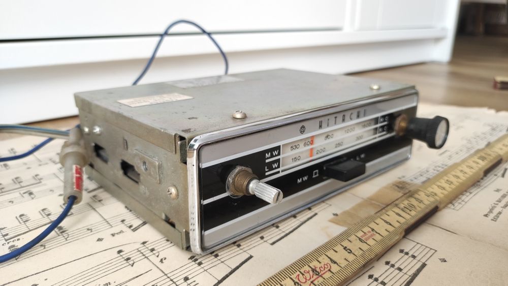 Hitachi WM-702L - Auto rádio antigo