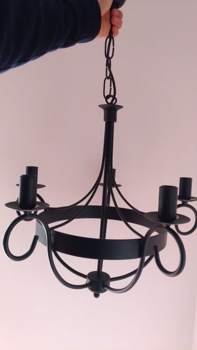 Candeeiro preto em ferro