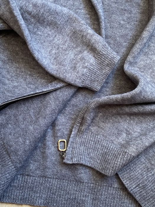 Кофта на молнии женская