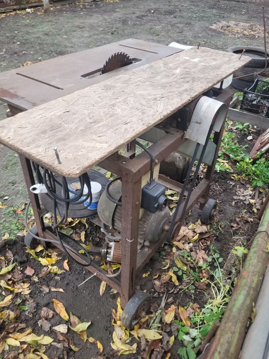 Циркулярный стол с фуганком