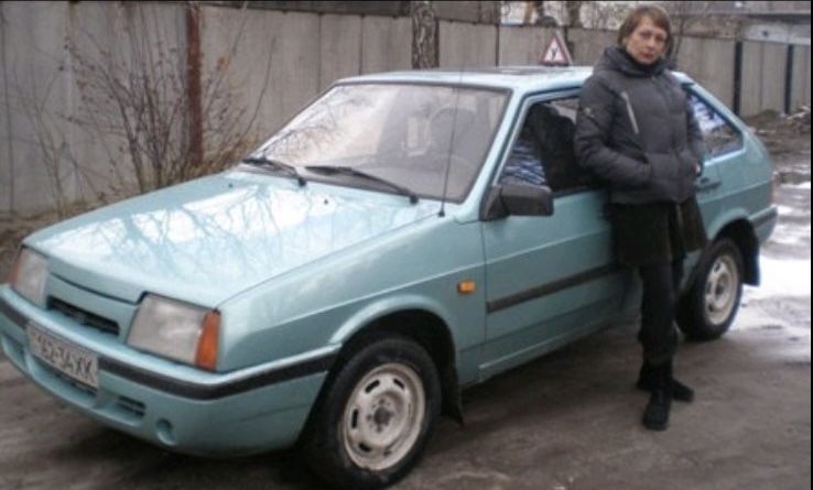 Автоінструктор жінка
