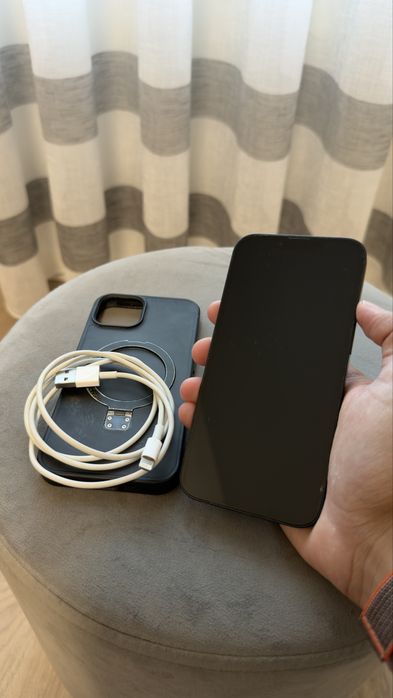 Aceito trocas/retomas. Apple iPhone 13 128GB 77% "meia-noite" + capa e cabo