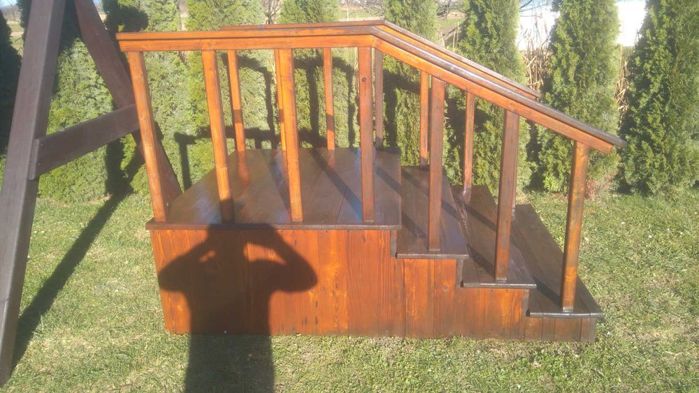 Sprzedam schody drewniane.