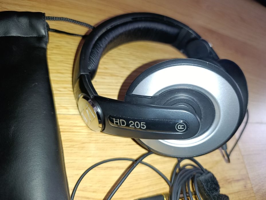 Słuchawki Sennheiser HD205.