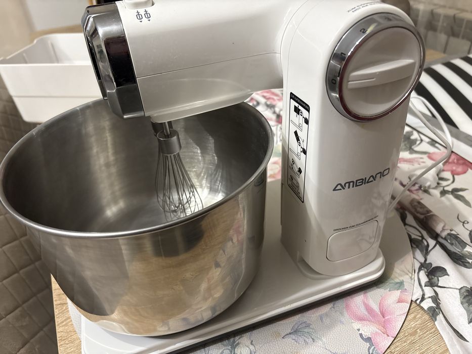 Robot kuchenny z misą, skladany