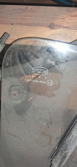 Szyby 2szt.uchylne BEZPO Fiat 126p ,  NA PREZENT