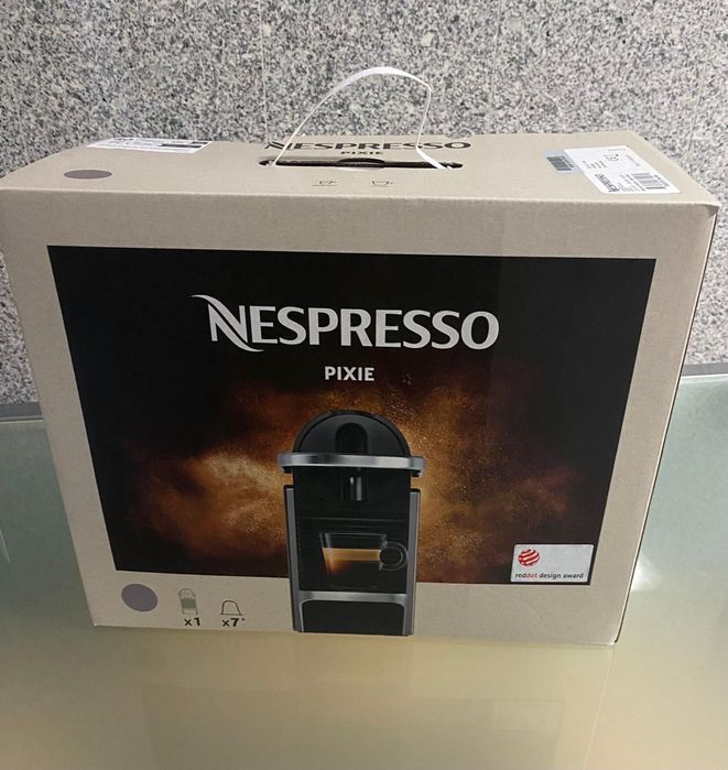 Maquina café Nespresso Pixie