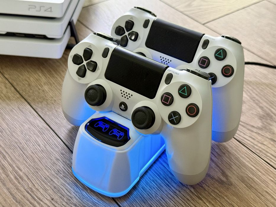 *** Konsola PS4 Pro * White * 1TB * 2 pady * BDB Stan * Komplet ***