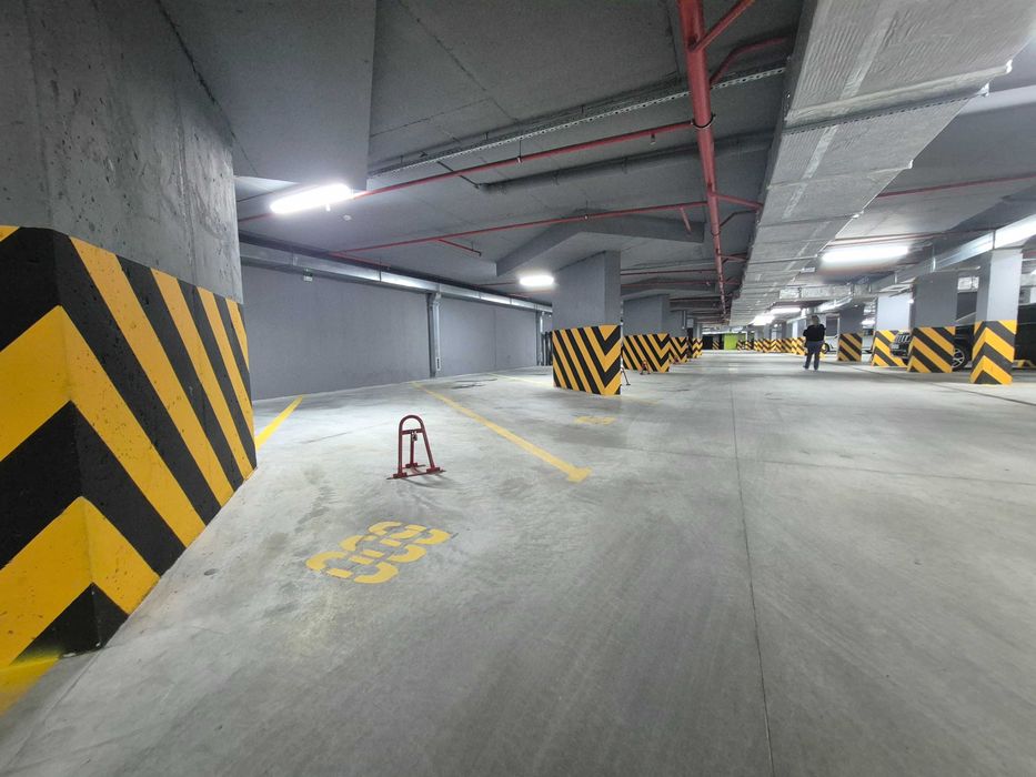 Паркомісце для вашого авто в ЦЕНТРІ . ЖК Авторський.