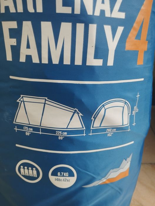 Vendo duas tendas. 2 colchões de solteiro edredom, de campismo .