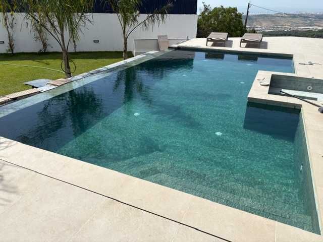 Piscinas com tratamento o sal a partir de   11500 euros