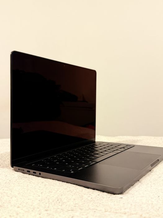 MACBOOK M4 PRO 24GB ram  512GB ssd