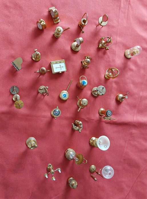 Miniaturas em bronze, 28 unidades