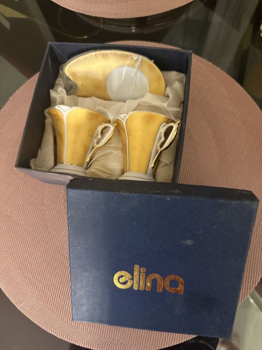 Кавовий сервіз з блюдцями