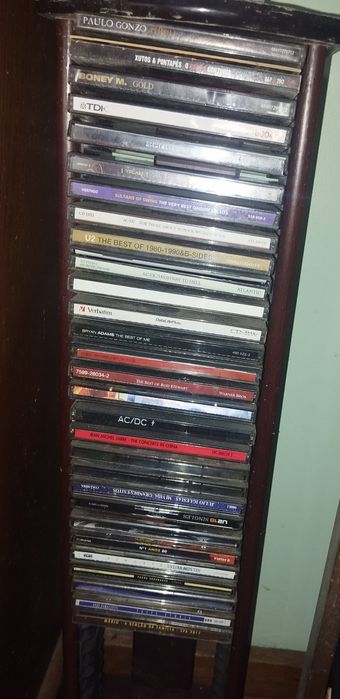 Aparelhagem Sony a funcionar preço inclui os CDs.