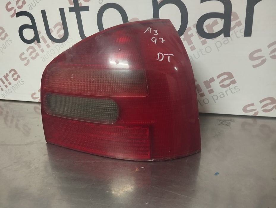 Farolim Direito AUDI A3 - 8L0945096