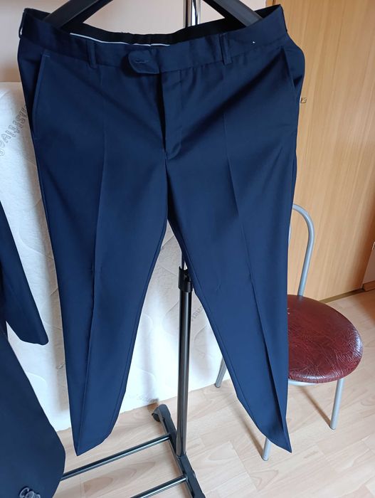Garnitur męski ciemnogranatowy wzrost 182cm Z KRAWATEM