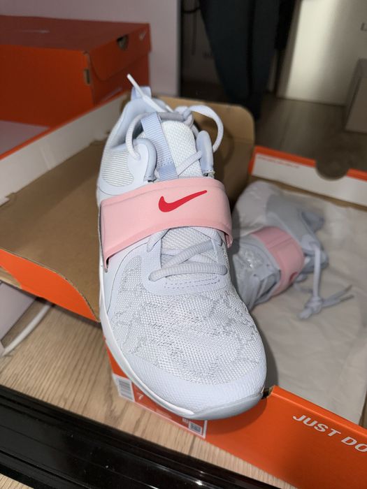W NIKE renew in-season tr 12 жіночі ОРИГІНАЛ