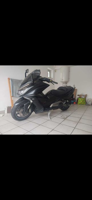 Kymco AK 550 excelente estado