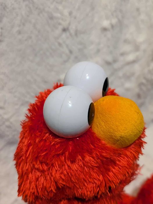 Elmo interaktywny Love to Hug Hasbro śpiewa EN/ES Ulica Sezamkowa