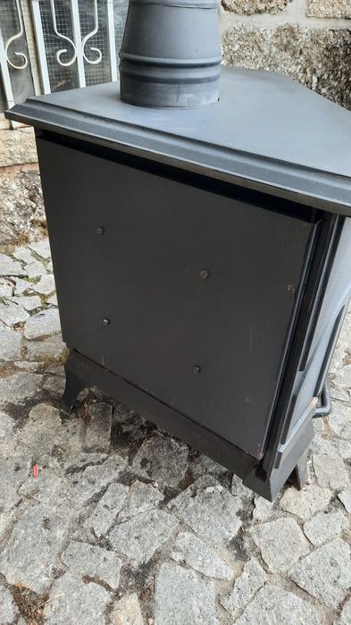 Salamandra a lenha, em excelente estado.