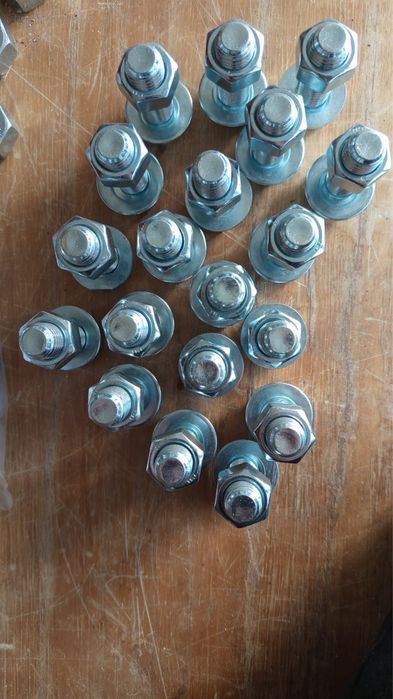 19 conjuntos parafuso + porca + anilha