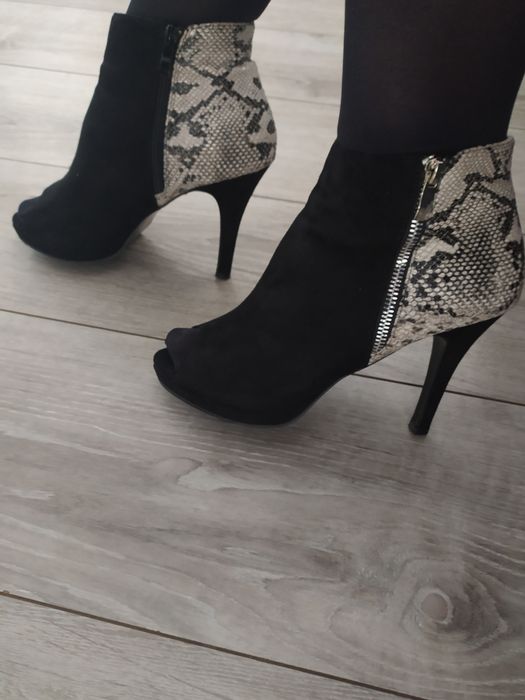 Buty na szpilce 39