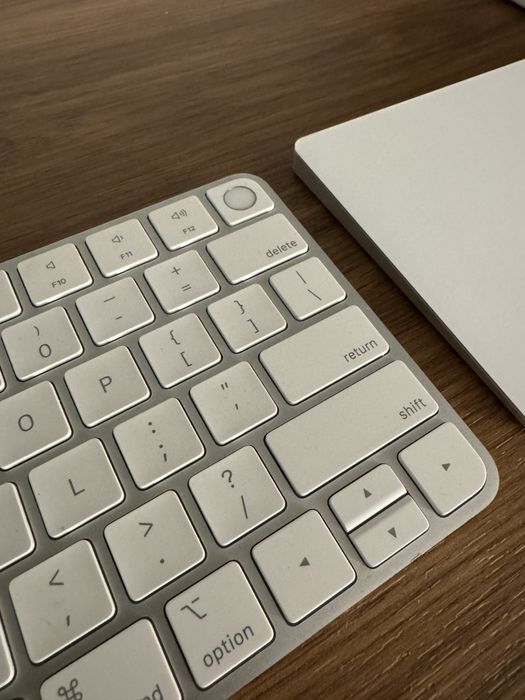Apple Magic Keyboard Apple Magic Trackpad  Touch ID