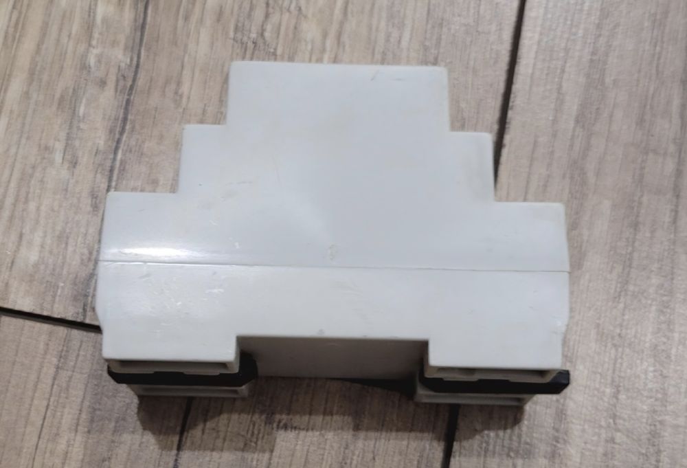 Automat  F&F zmierzchowy AZ-B bez sondy zewnętrznej