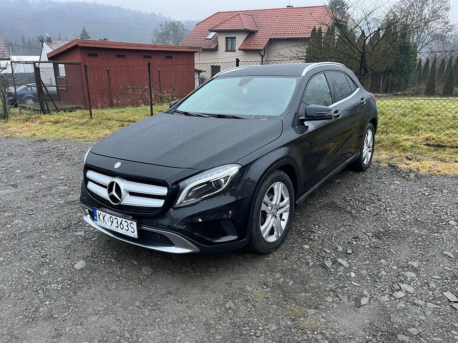 Mercedes-Benz GLA Mercedes GLA 180 7G DCT AMG