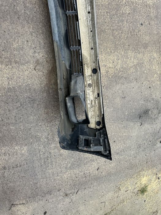 Передній Бампер BMW e 38