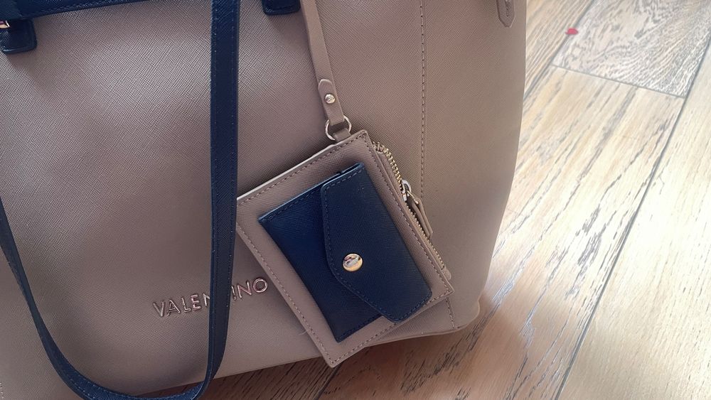 Сумка бренду VALENTINO