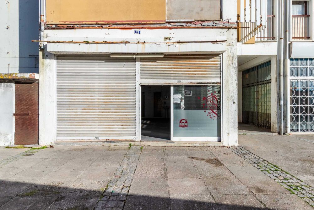 Espaço comercial à venda na Rua do Moinho s/n