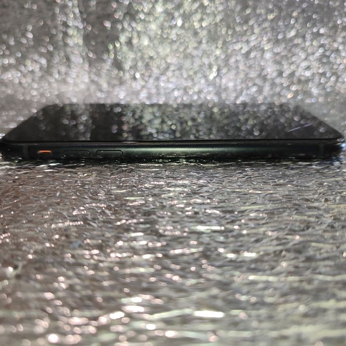 Продам Iphone XR неробочий