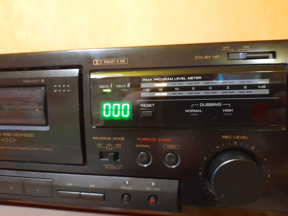 Teac w-600r дека