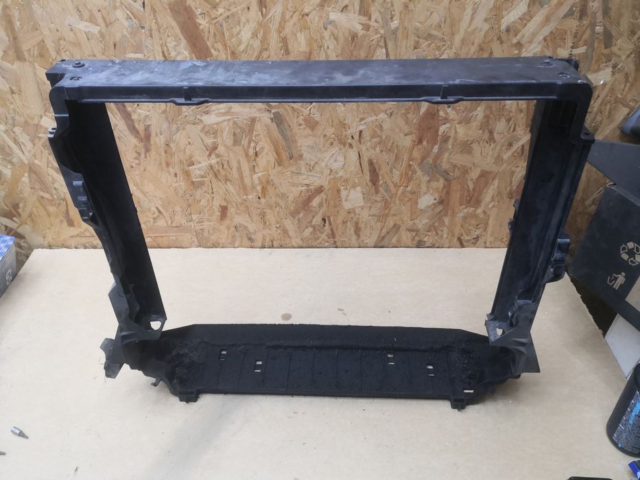 Osłona obudowa chłodnicy BMW X5 e70