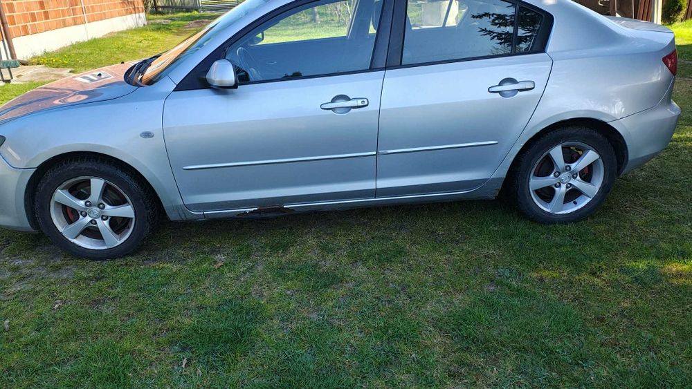 Mazda 3 / 1.6 benzyna / 220000 przebieg