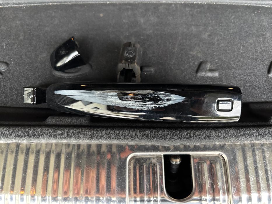 Audi  a4 b8 KLAMKA DRZWI zaślepki