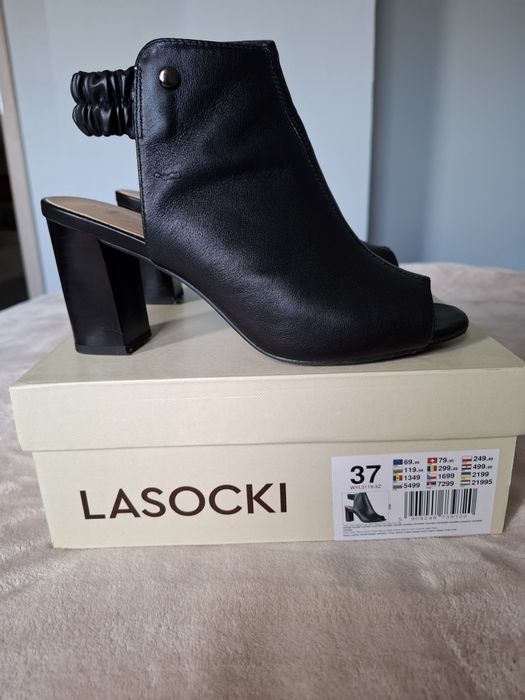 Lasocki czarne sandały ze skóry naturalnej r.37