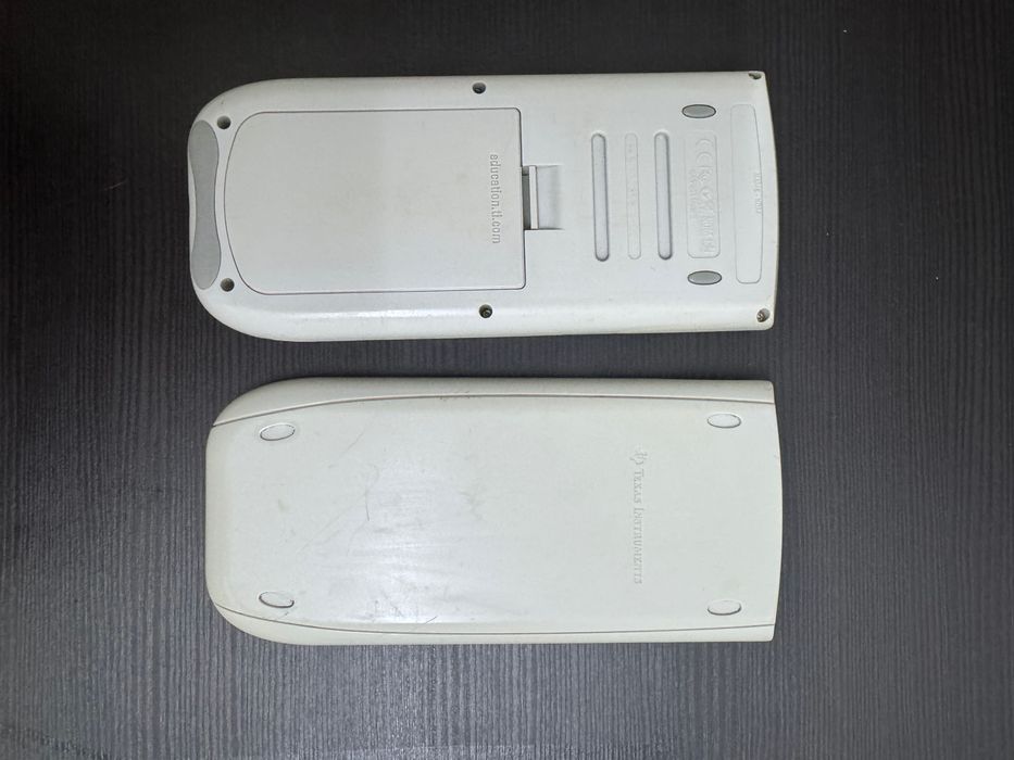 Lote de 2 calculadoras Texas Instruments TI-84 Plus Silver Edition – Para peças/Reparação