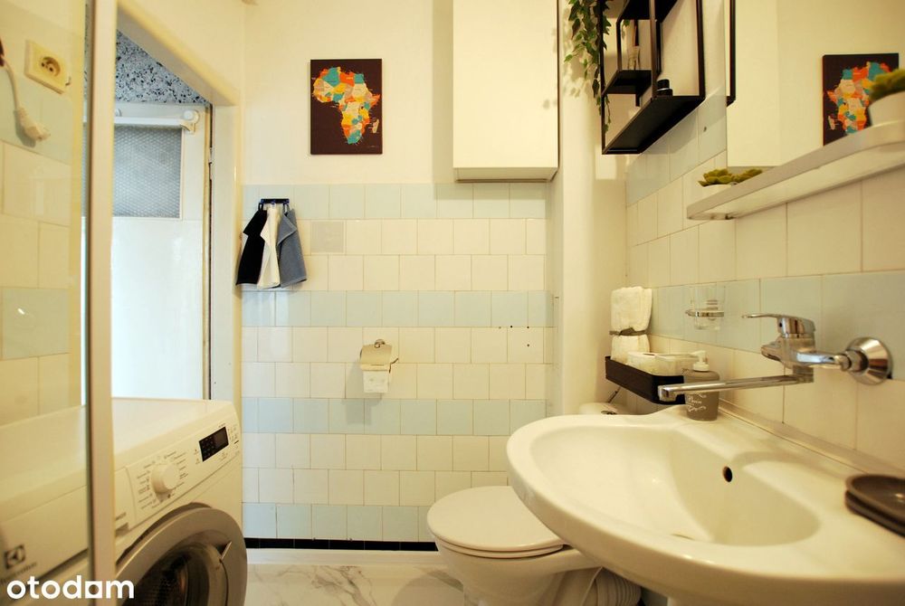 Os. Albertńskie, 2 pokoje, osbna kuchnia, balkon, piwnica.