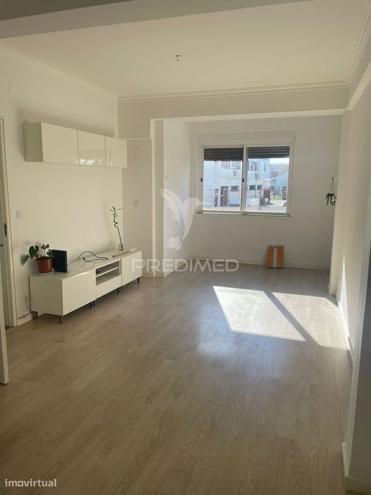 T2 em Alfragide com varanda fechada | Excelente localização | Próxi...