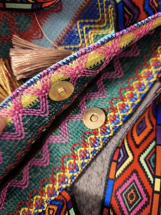 Kolorowa boho torebka do ręki i z paskiem na ramię