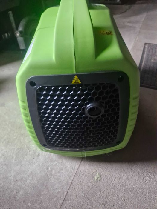 Інверторний бензиновий генератор Zipper ZI-STE2000IV